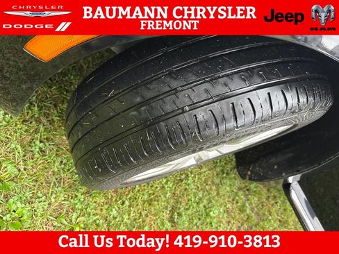 Used 2015 Volkswagen Beetle TDI FWD image 28