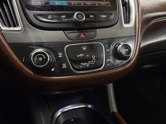 Used 2018 Chevrolet Malibu LT w/ Leather Package FWD image 38