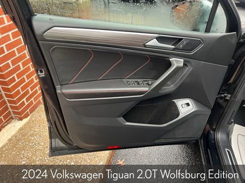 Used 2024 Volkswagen Tiguan Wolfsburg Edition image 17
