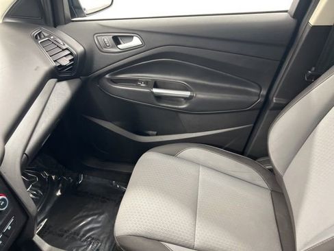 Used 2018 Ford Escape SE image 21