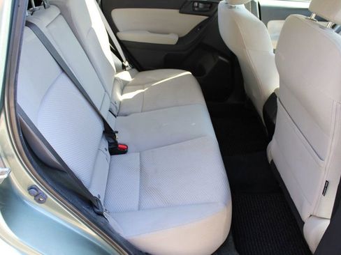 Used 2015 Subaru Forester 2.5i Premium image 19