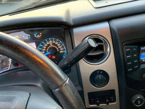 Used 2013 Ford F150 XLT w/ XLT Chrome Pkg image 16