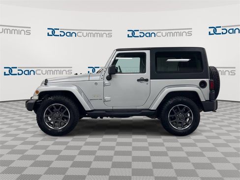 Used 2011 Jeep Wrangler Sahara image 5