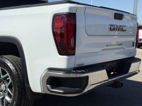 Used 2023 GMC Sierra 1500 SLT image 32