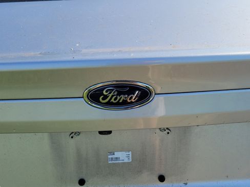 Used 2019 Ford Fusion SE FWD image 22