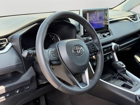 Used 2023 Toyota RAV4 XLE Premium AWD/4WD image 18
