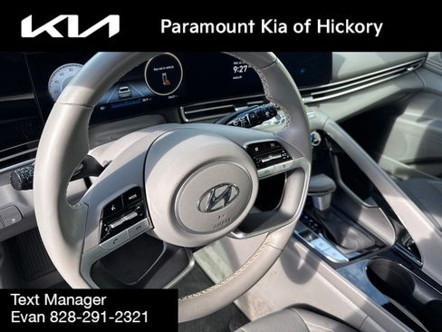 Used 2023 Hyundai Elantra SEL w/ Convenience Package FWD image 19