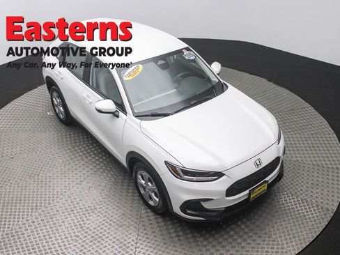 Used 2023 Honda HR-V LX image 3