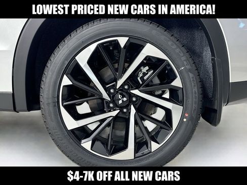 New 2024 Mitsubishi Outlander SE image 36