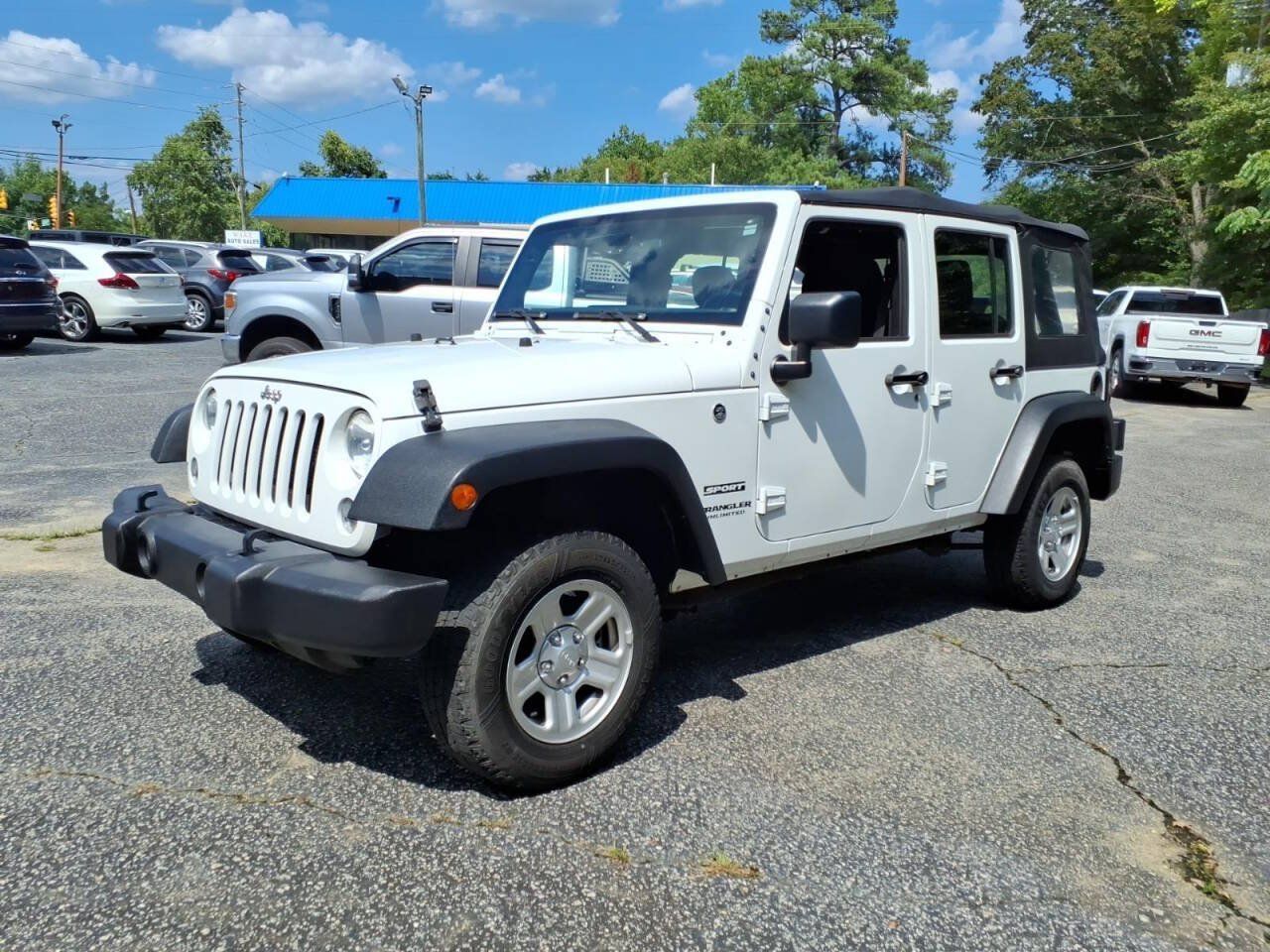 Used 2017 Jeep Wrangler Unlimited Sport w/ Connectivity Group AWD/4WD image 18