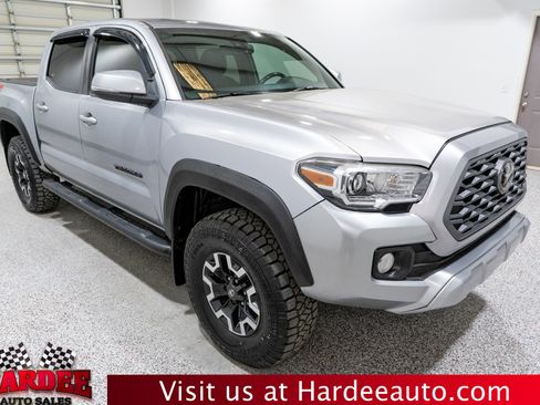 Used 2020 Toyota Tacoma TRD Off-Road w/ Technology Package image 6