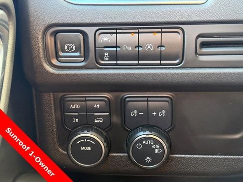 Used 2023 Chevrolet Suburban RST image 30