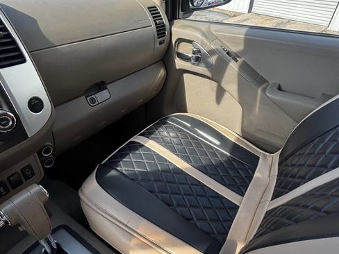 Used 2015 Nissan Frontier SV w/ SV Value Truck Package image 16