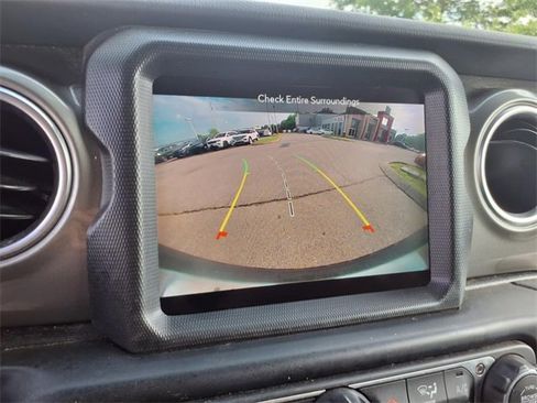 Used 2022 Jeep Wrangler Unlimited Sahara image 13