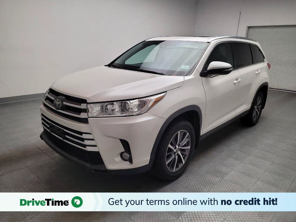 Used 2019 Toyota Highlander XLE FWD image 1