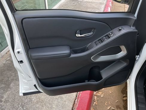 New 2026 Nissan Frontier SV w/ SV Convenience Package RWD image 11