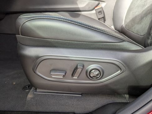 New 2025 Jeep Grand Cherokee Altitude RWD image 13