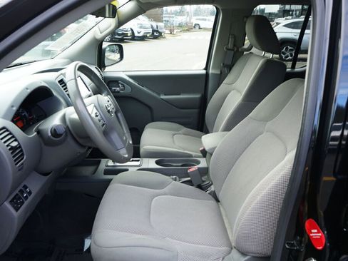 Used 2019 Nissan Frontier SV image 13