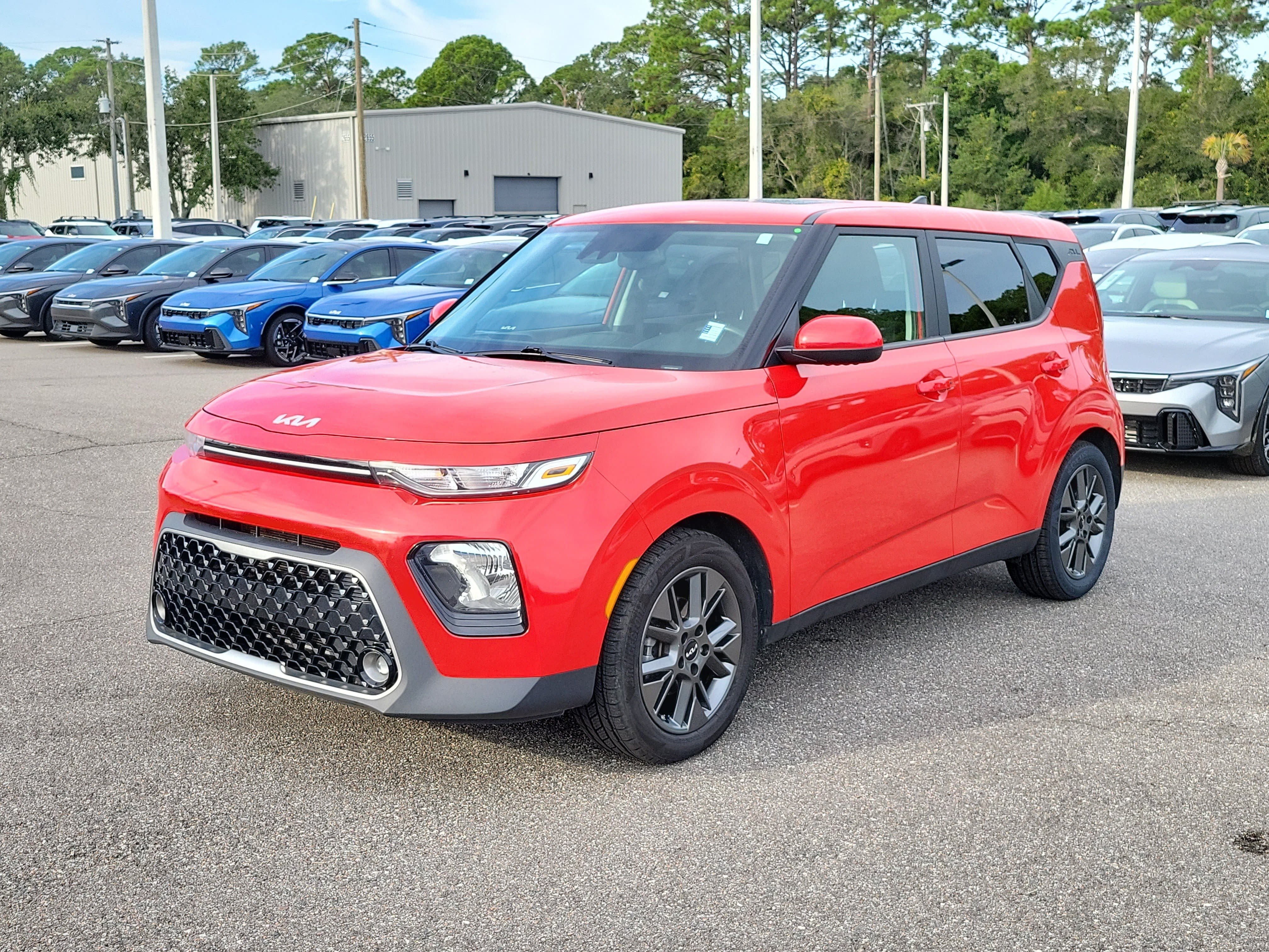 Used 2022 Kia Soul EX FWD image 3