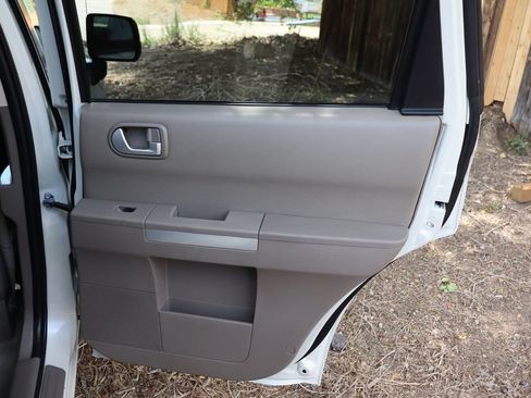 Used 2008 Mitsubishi Endeavor LS AWD/4WD image 25