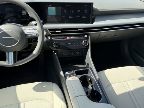 Used 2025 Hyundai Sonata SEL FWD image 16
