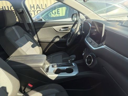 Used 2025 Chevrolet Blazer LT image 14