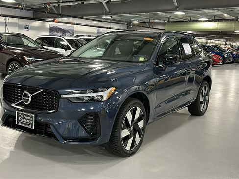 Used 2024 Volvo XC60 T8 Plus w/ Protection Package Premier AWD/4WD image 3