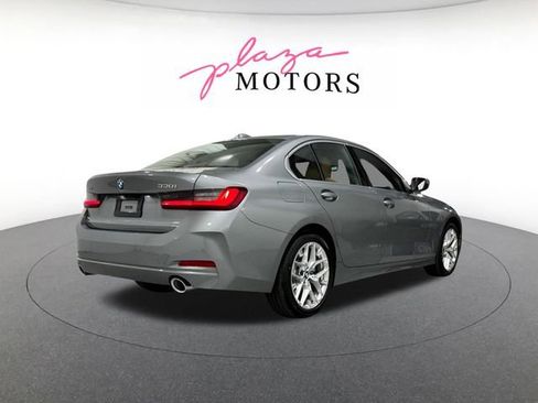 Used 2025 BMW 330i xDrive Sedan w/ Premium Package AWD/4WD image 5