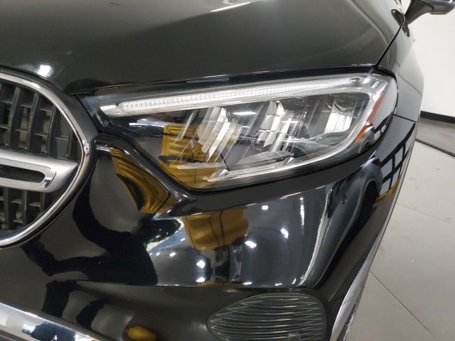 Used 2024 Mercedes-Benz GLC 300 4MATIC image 36