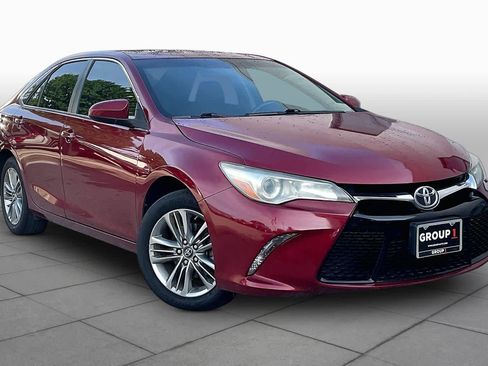 Used 2017 Toyota Camry SE FWD image 3