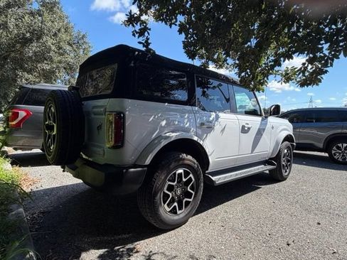 Used 2025 Ford Bronco Outer Banks AWD/4WD image 3