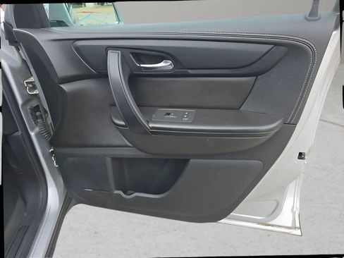 Used 2015 Chevrolet Traverse LT AWD/4WD image 24