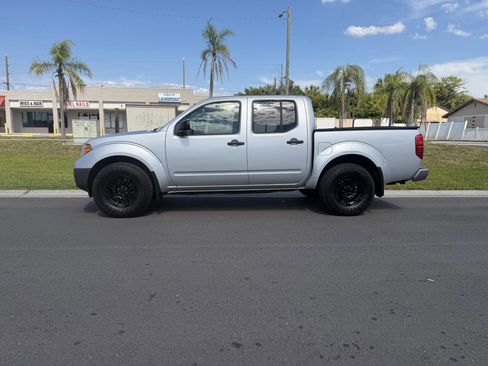 Used 2011 Nissan Frontier S AWD/4WD image 8