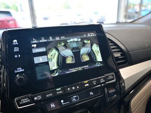 Used 2018 Honda Odyssey Elite image 17