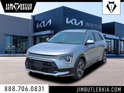 New 2025 Kia Niro SX