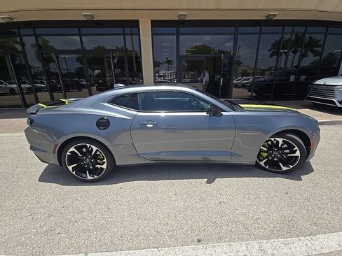 Used 2020 Chevrolet Camaro SS RWD image 4