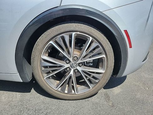 Used 2024 Toyota Prius XLE image 17