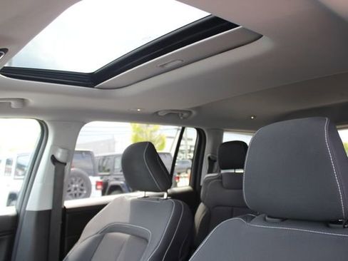 Used 2023 Jeep Grand Cherokee L Laredo AWD/4WD image 21
