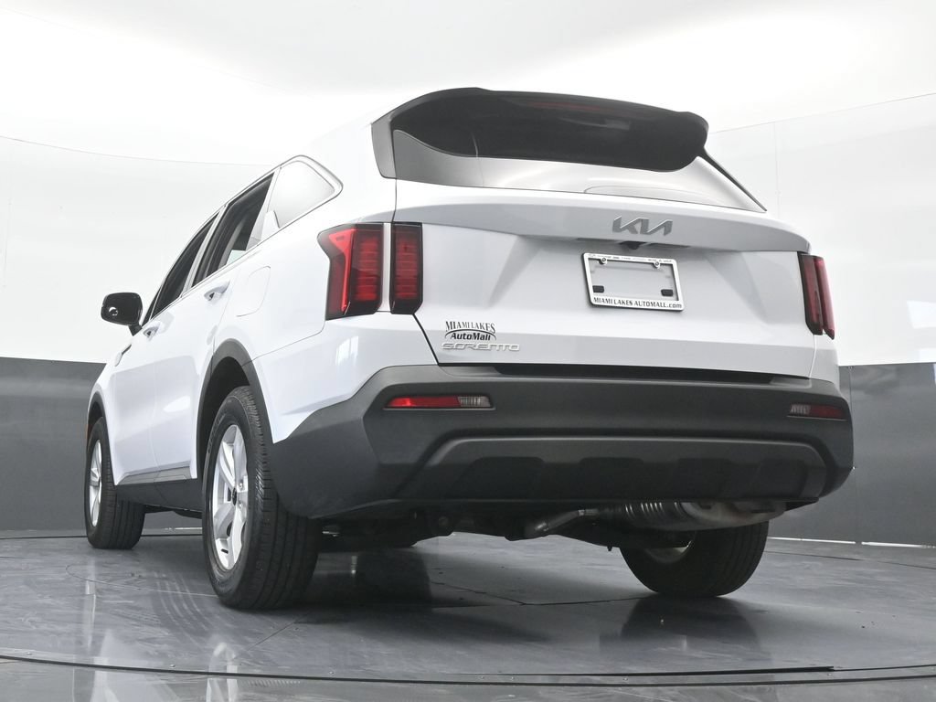 Used 2023 Kia Sorento LX FWD image 56