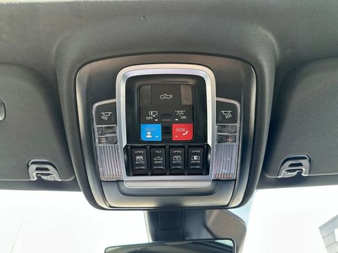 New 2026 RAM 1500 Laramie AWD/4WD image 37