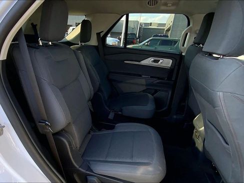 Certified 2025 Ford Explorer Active image 20