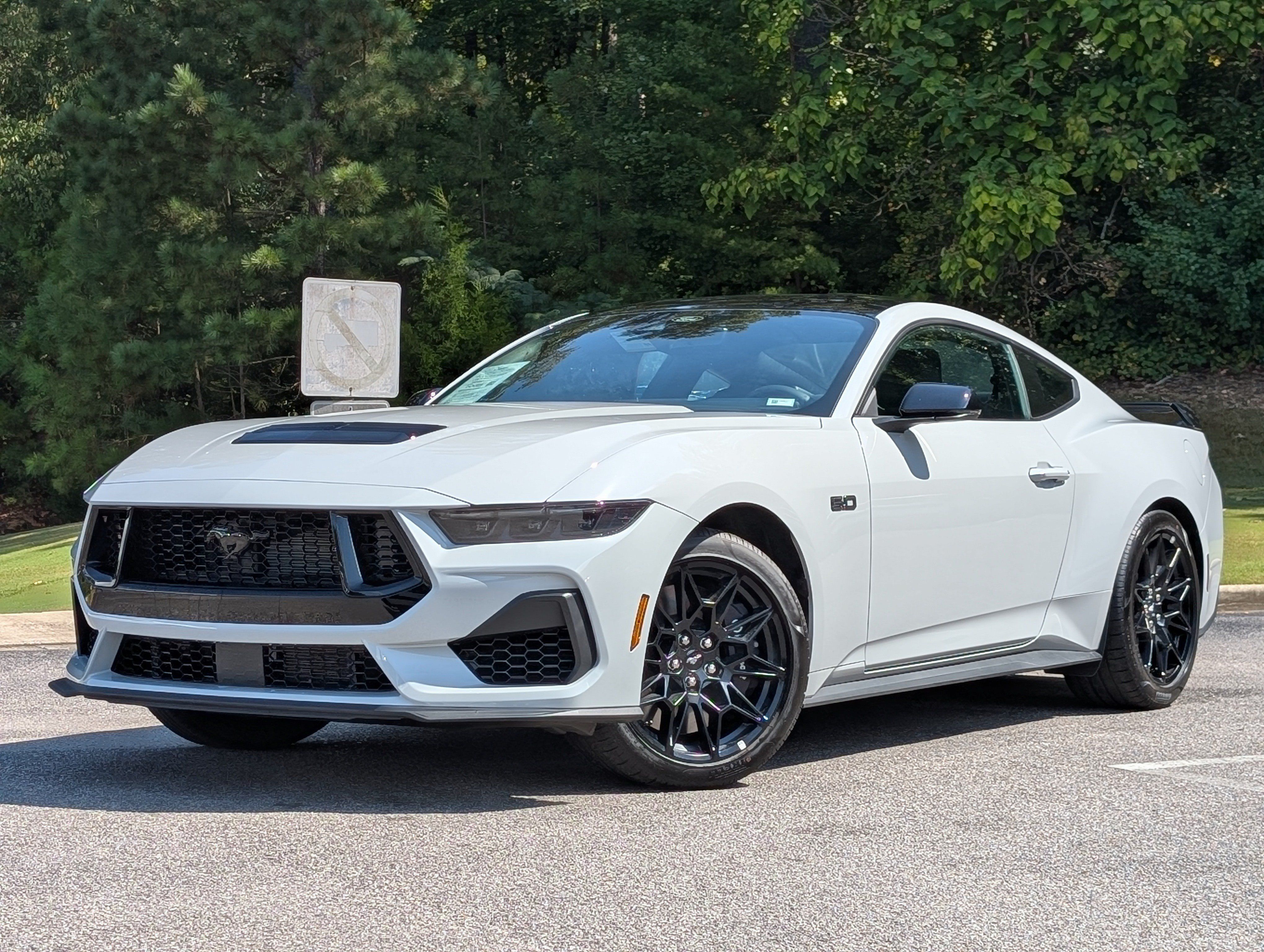 Used 2026 Ford Mustang GT Premium w/ GT Performance Package RWD image 4