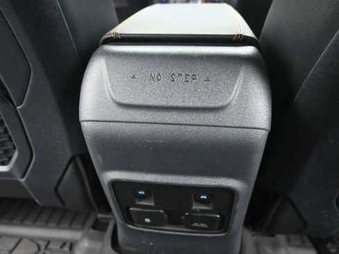 Used 2024 Ford Bronco Badlands AWD/4WD image 29