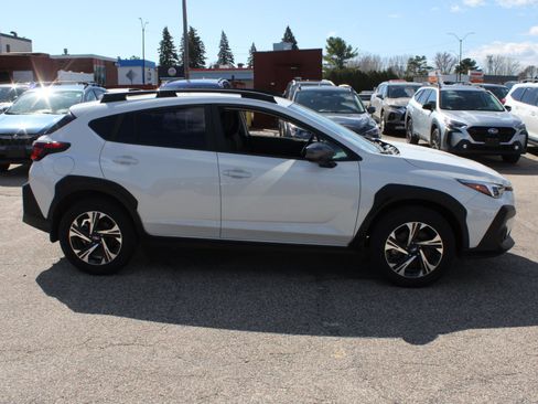 Used 2025 Subaru Crosstrek 2.0i Premium image 4