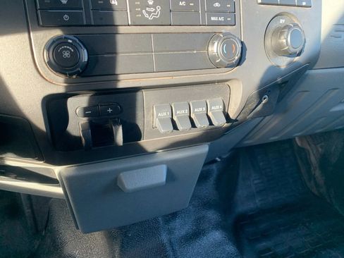 Used 2014 Ford F250 XL w/ Power Equipment Group image 19