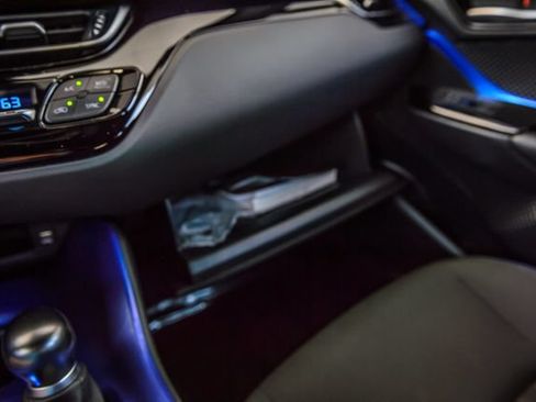 Used 2020 Toyota C-HR XLE FWD image 34