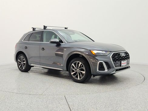 Used 2023 Audi Q5 2.0T Premium w/ Convenience Package AWD/4WD image 3