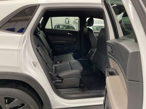 Used 2023 Volkswagen Atlas Cross Sport SE w/ Black Wheel Package image 10