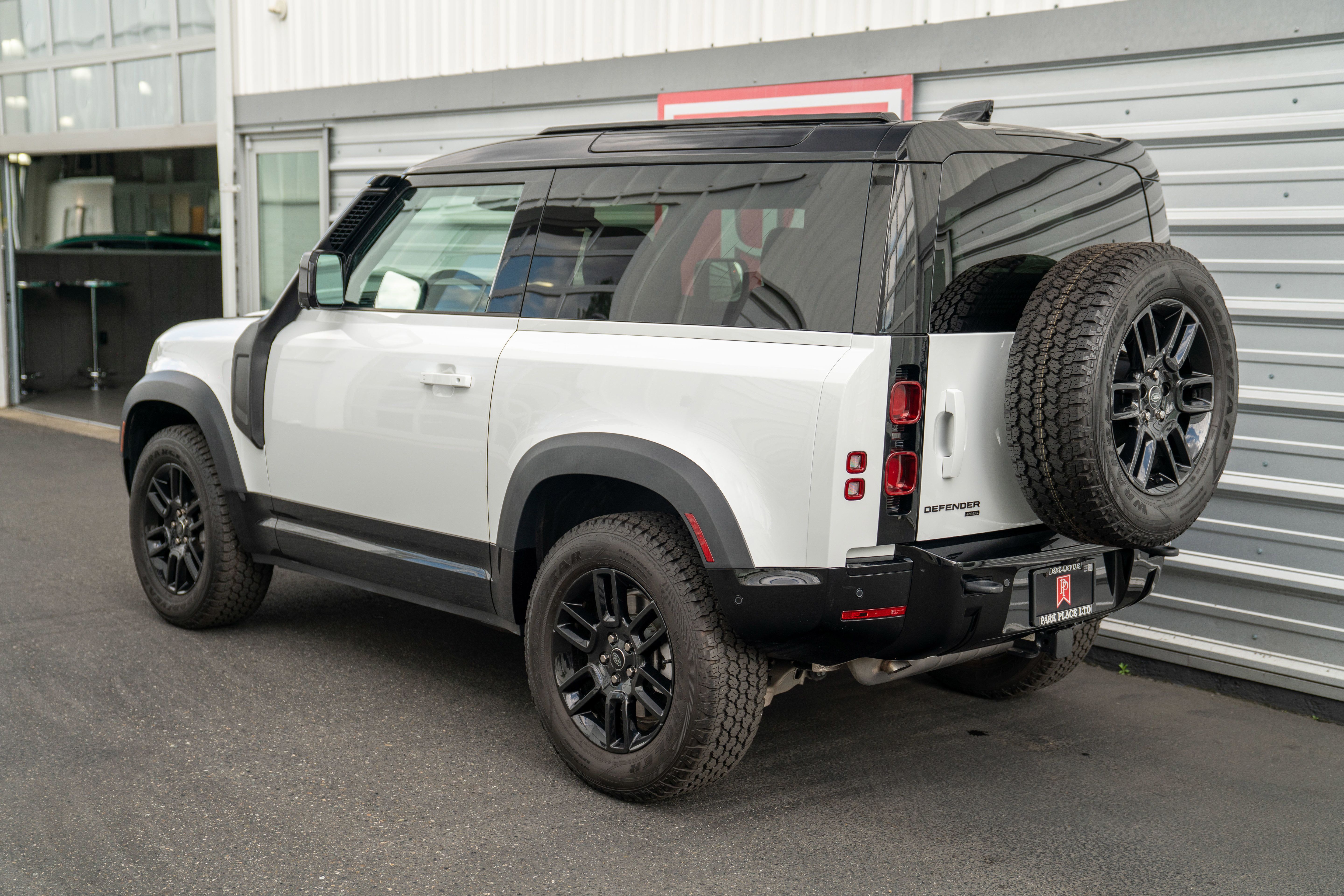Used 2022 Land Rover Defender 90 X-Dynamic S AWD/4WD image 40