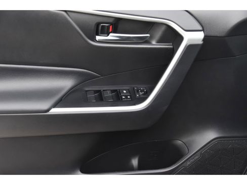 Used 2021 Toyota RAV4 XLE w/ Convenience Package image 25